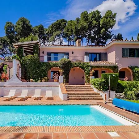 Cubo's Capuchinas Villa